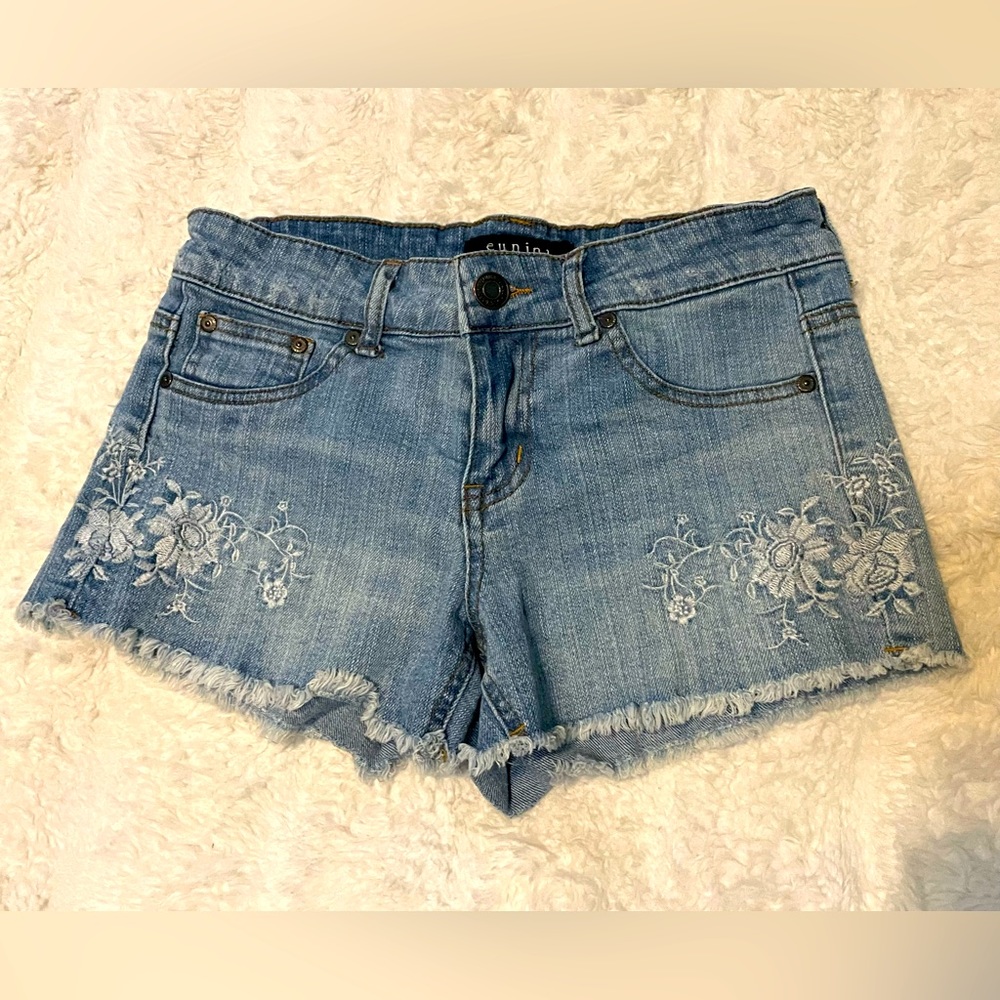 Eunina Mid Rise Shortie Denim Shorts With Flowered Embroidery